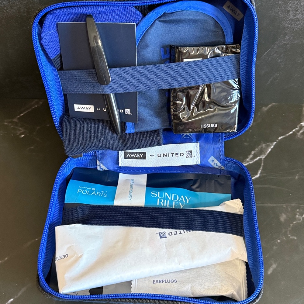 Away United Polaris Amenity Kit-New - Picture 3 of 3